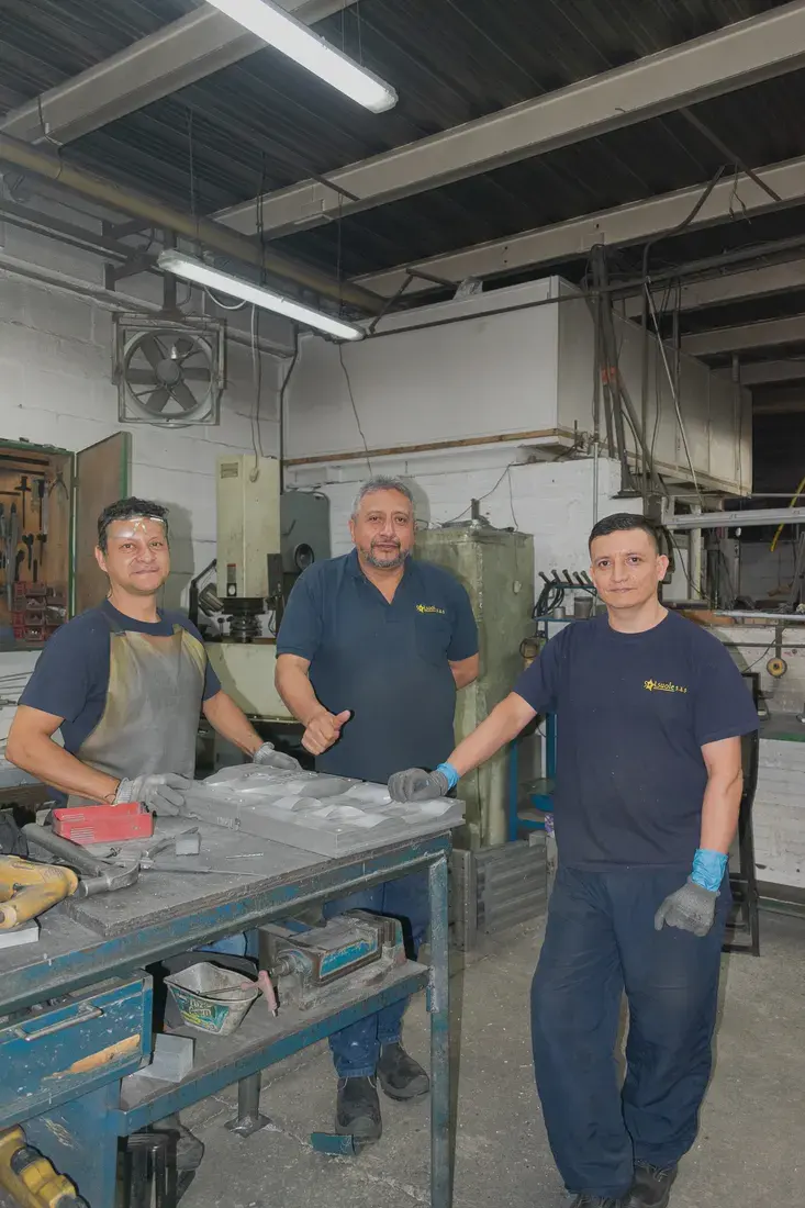 Equipo Solsuole — Taller de Moldes